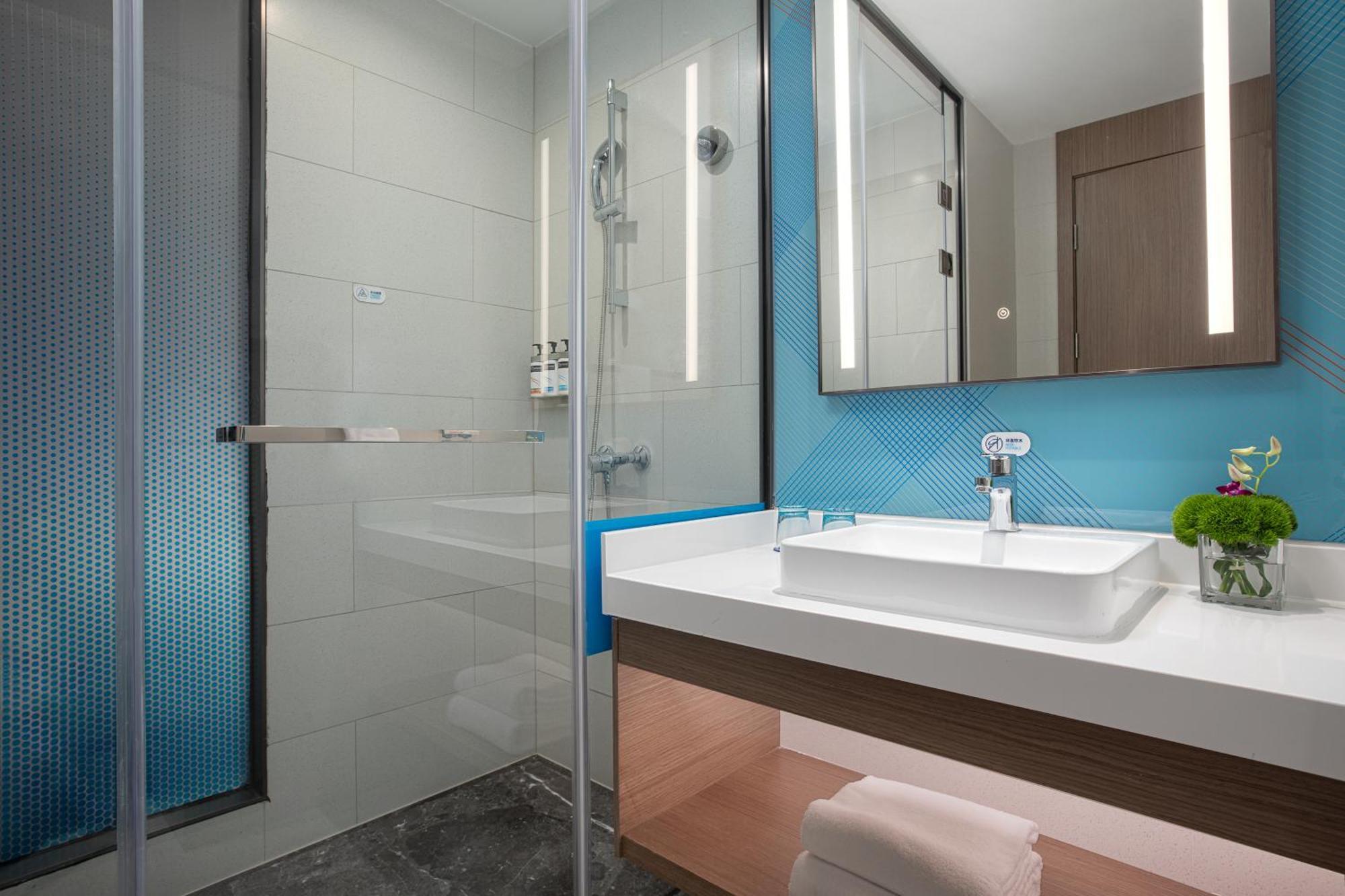 Holiday Inn Express Changfeng Park 上海 外观 照片