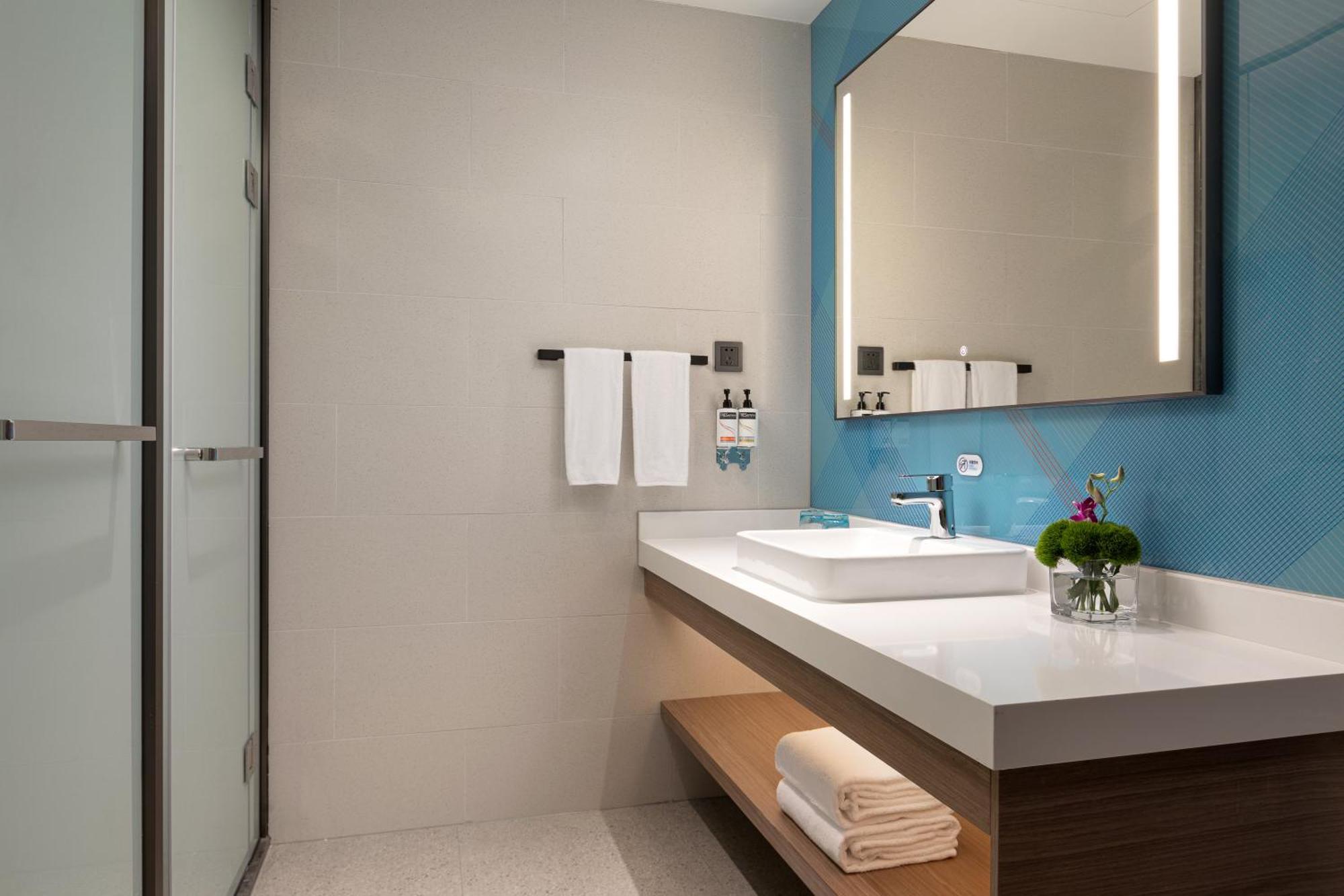 Holiday Inn Express Changfeng Park 上海 外观 照片