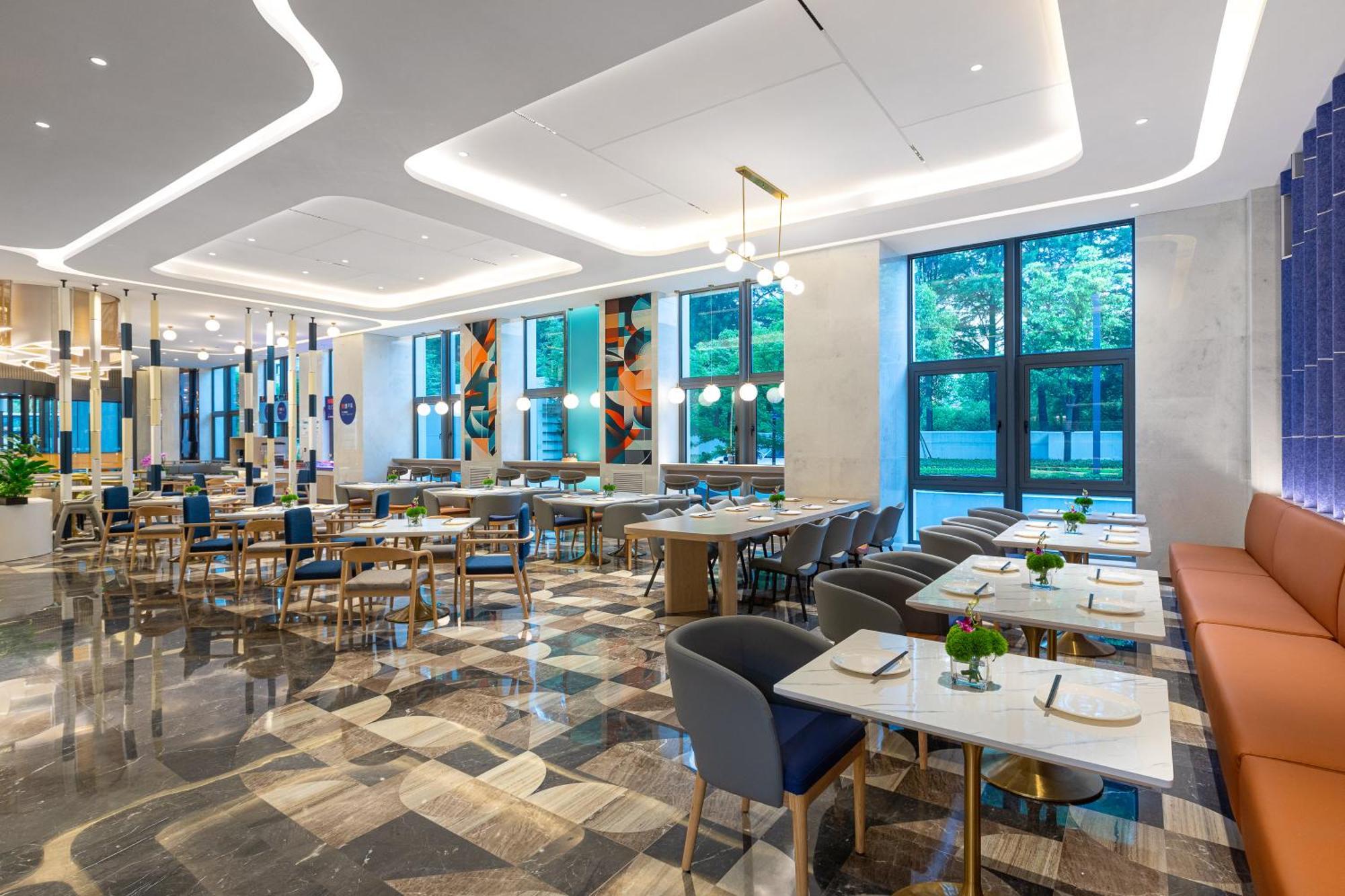 Holiday Inn Express Changfeng Park 上海 外观 照片