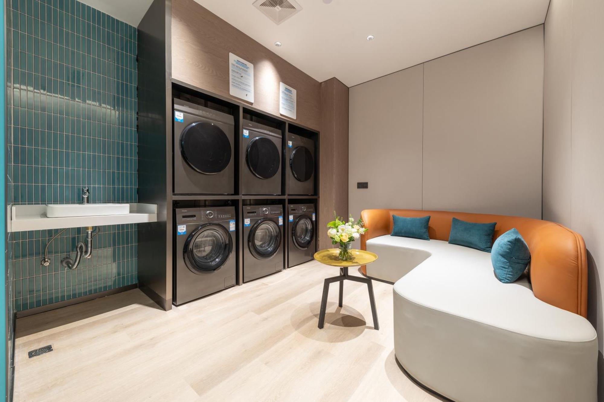 Holiday Inn Express Changfeng Park 上海 外观 照片