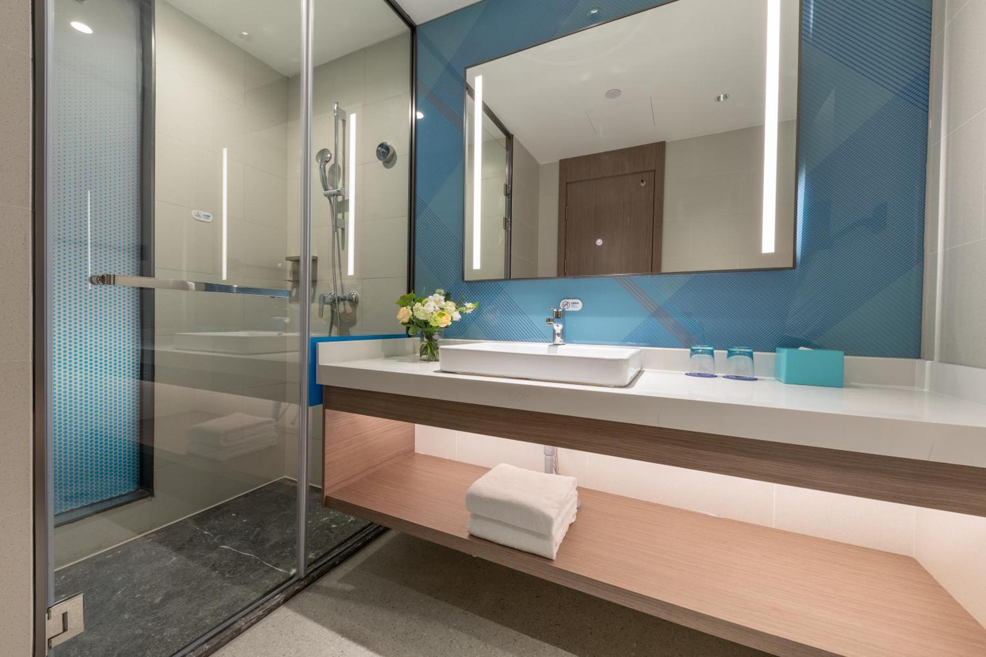 Holiday Inn Express Changfeng Park 上海 外观 照片