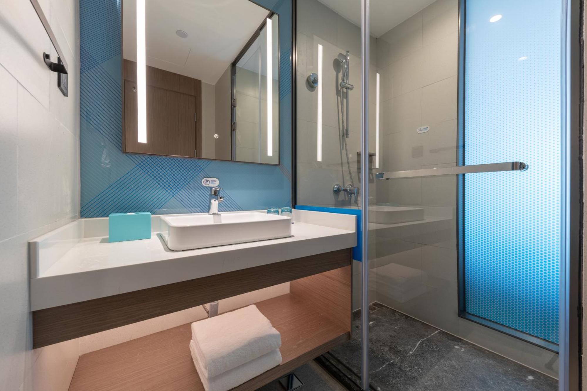 Holiday Inn Express Changfeng Park 上海 外观 照片